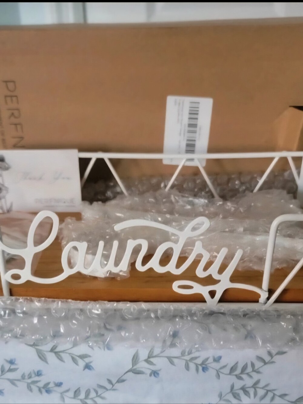 Perenique white laundry basket New